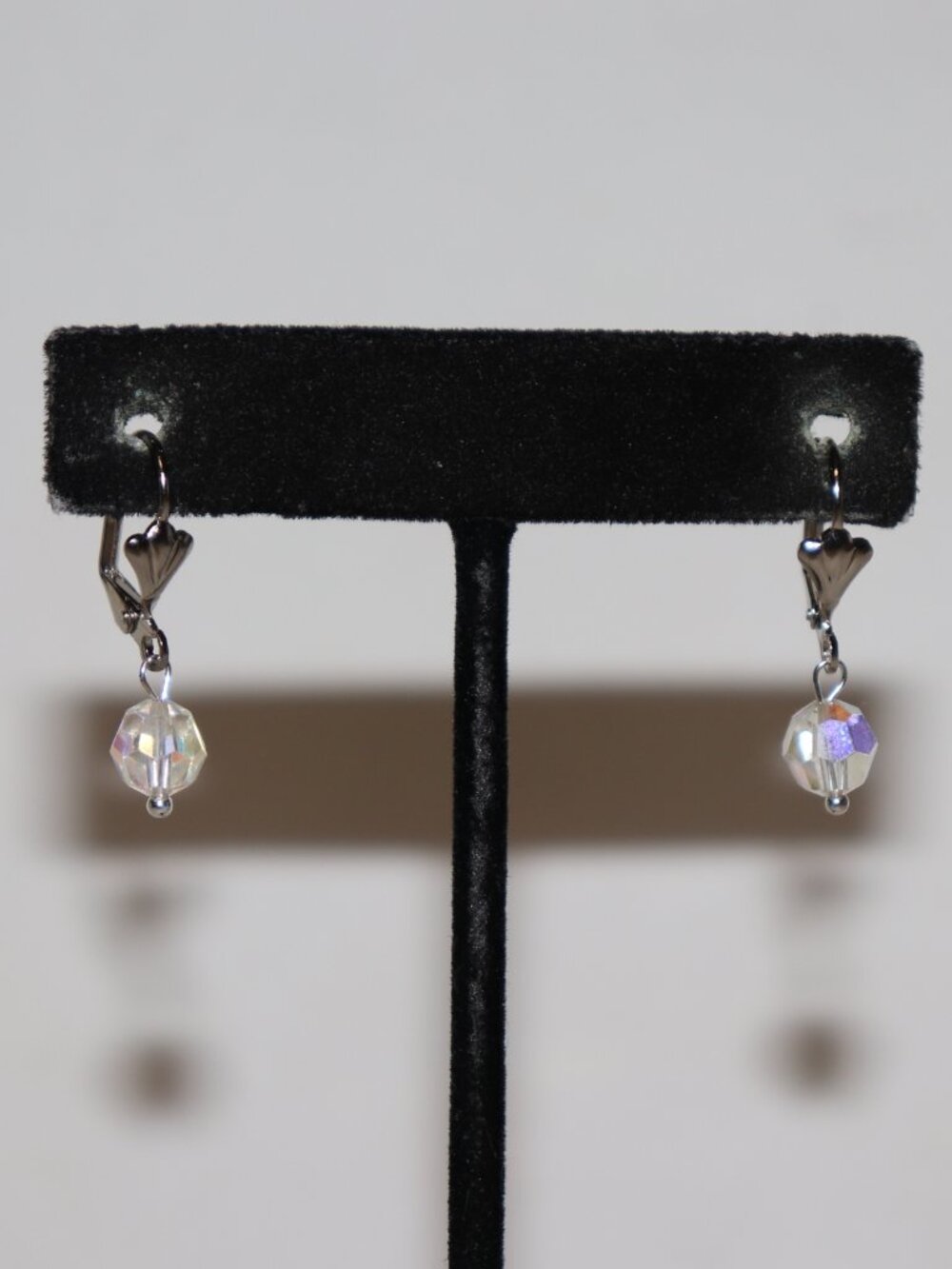 ✨🤍 NWOT Silver & Crystal Dangle Earrings · 1"